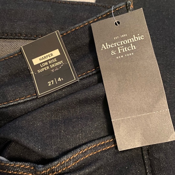 A&F new. SIZE 27 Short (ankle) or sz 4 - Picture 6 of 10